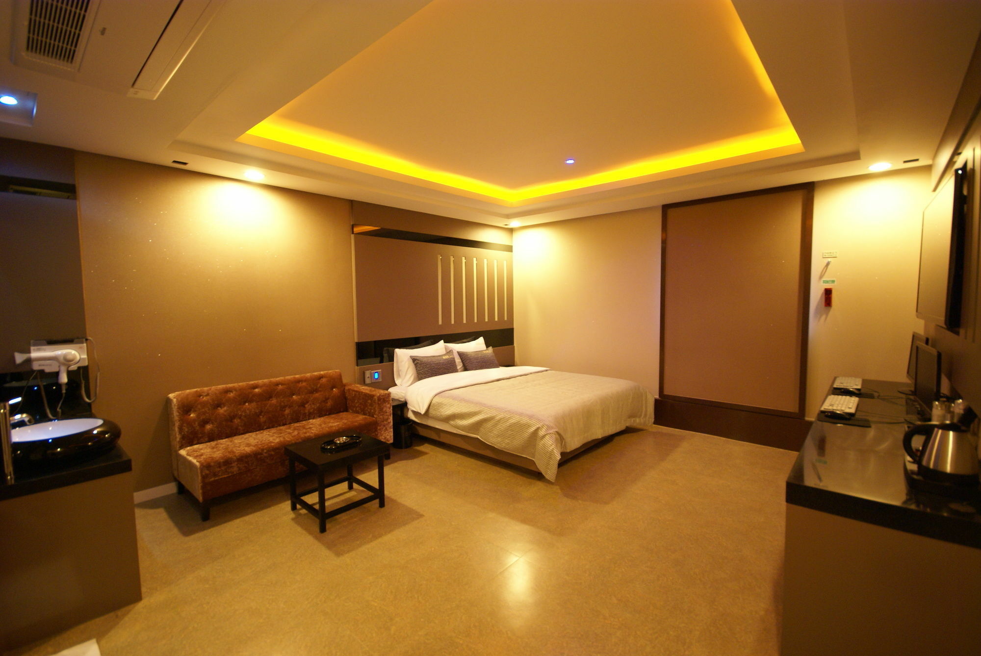 H Moment Hotel Songjeong Пусан Екстериор снимка